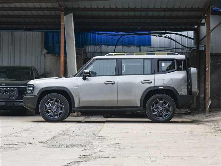 Shanhai T2 plug-in hybrid SUV