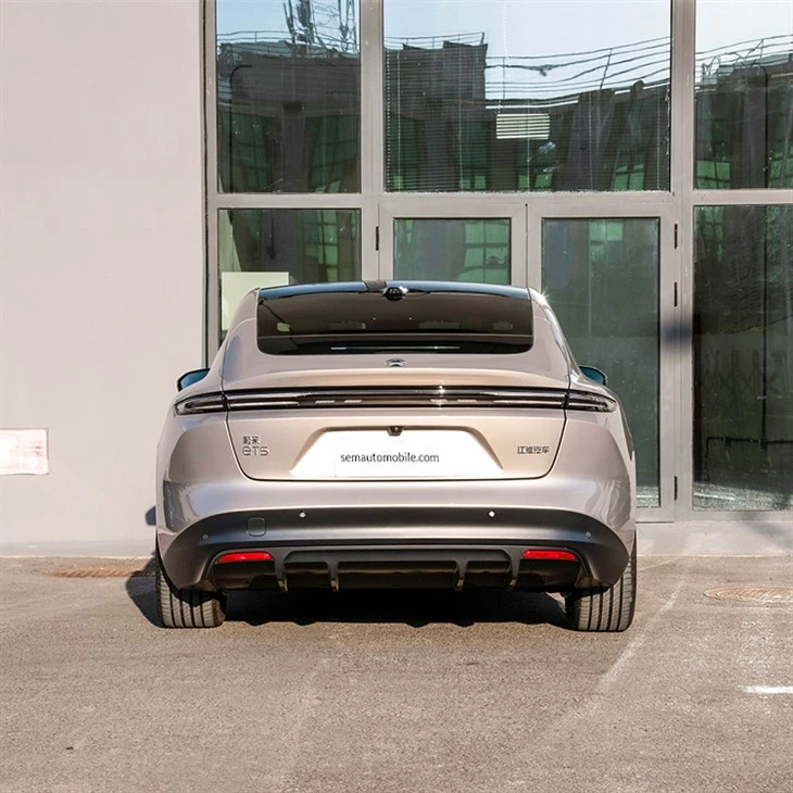 Nio ET5 Electric Vehicle with 990km range