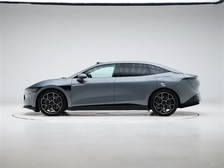 Zeekr 007 AWD all-Electric Vehicle